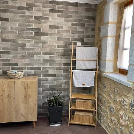 Panorama Stonehouse * Leonídion