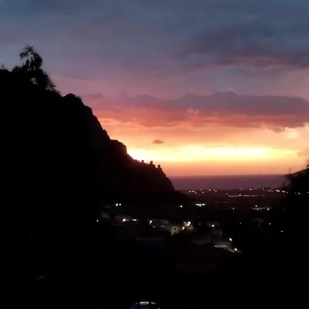 Panorama Stonehouse * Leonídion